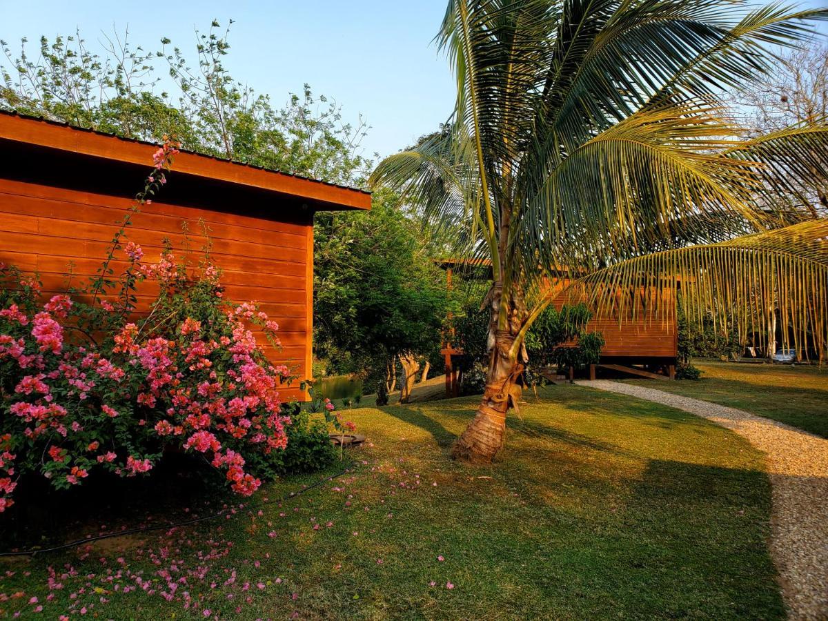 Yumas Riverfront Lodge San Ignacio Exterior foto