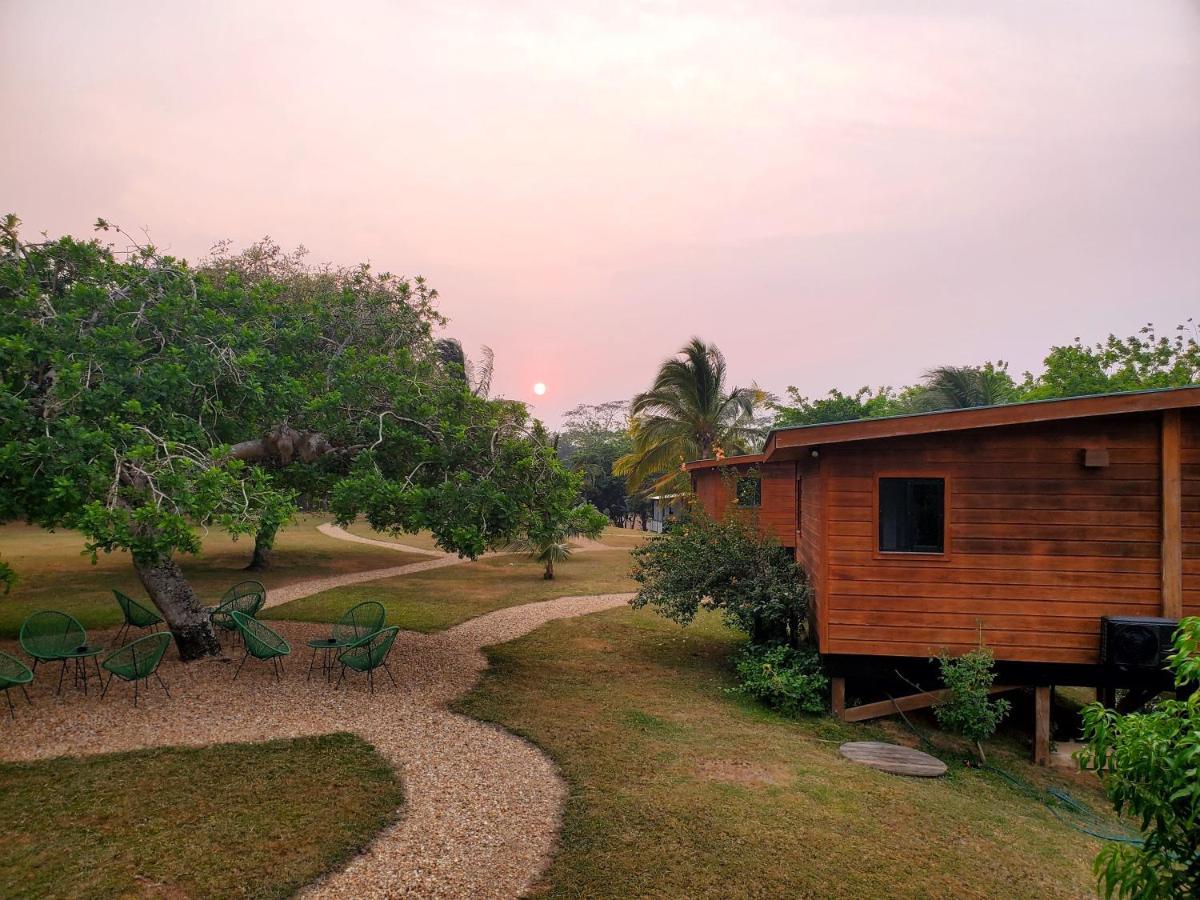 Yumas Riverfront Lodge San Ignacio Exterior foto